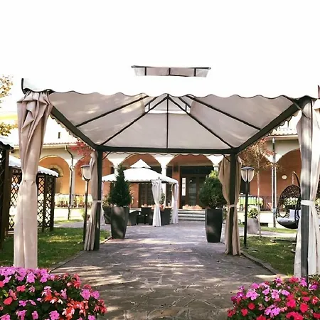 Ristorante Gallo D'oro ホテル 3*