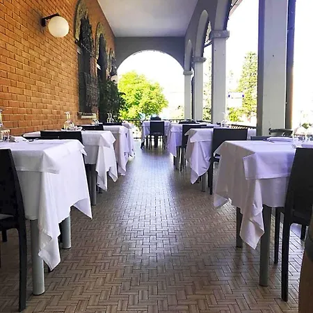 Ξενοδοχείο Ristorante Gallo D'oro 3*